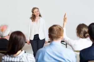 Hablar en Público: Convierte el miedo en confianza y conecta con tu audiencia